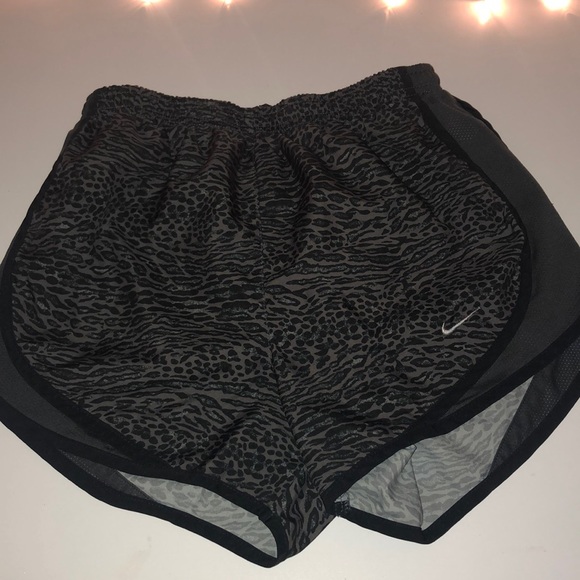 Woman’s Nike athletic shorts. Need gone ASAP!!!! - Picture 1 of 4